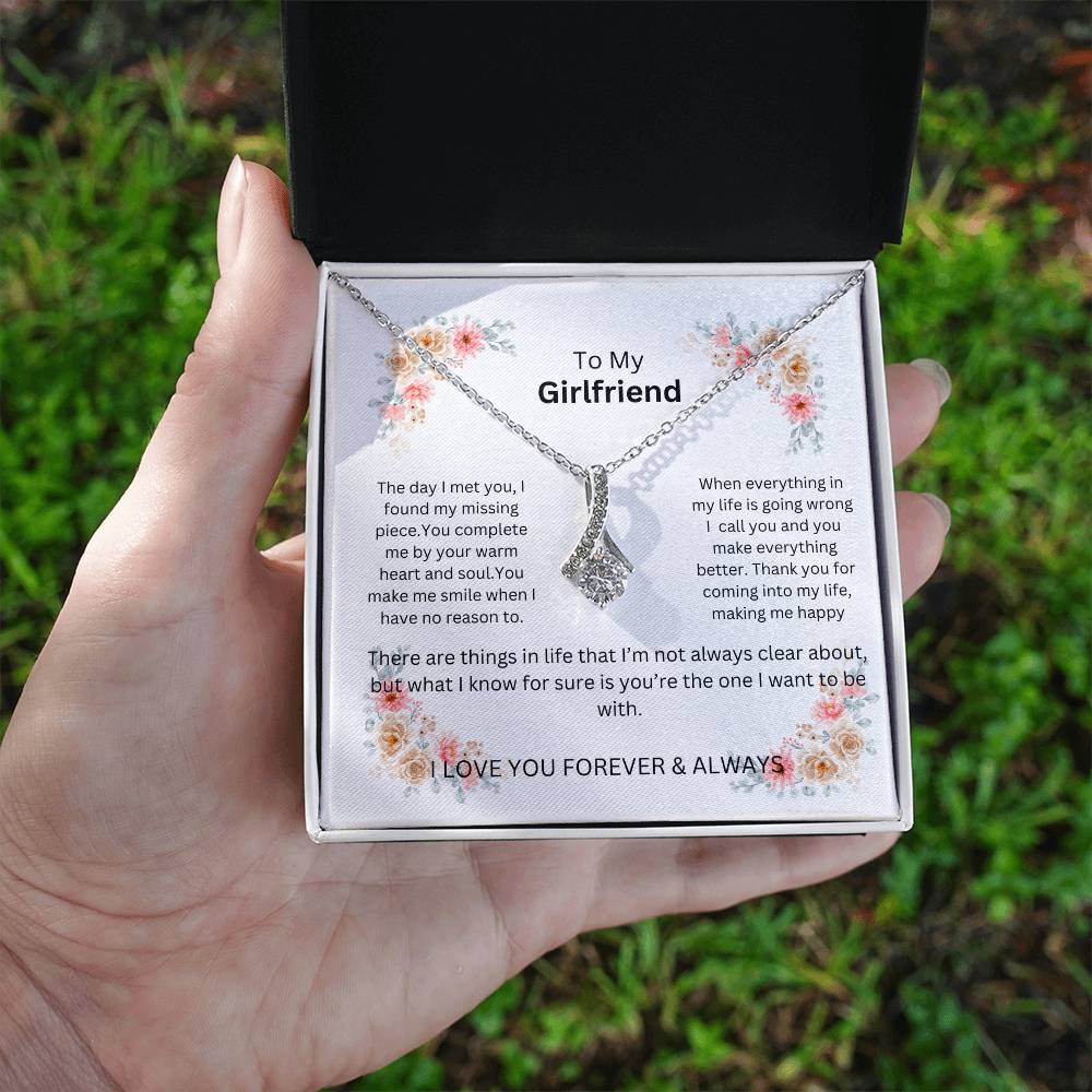 To My Girlfriend Alluring Beauty Necklace
