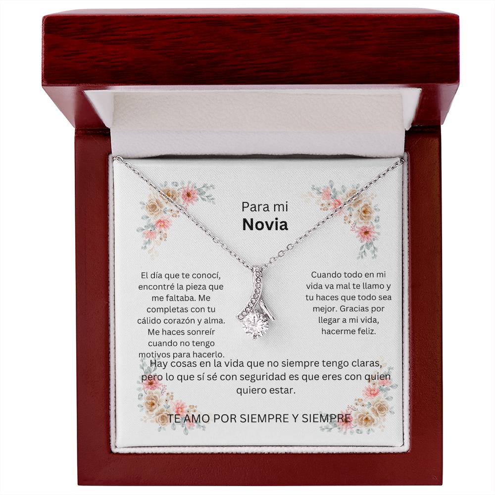 Spanish To My Girlfriend Alluring Beauty Necklace